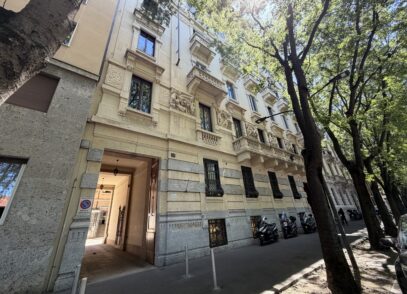 Locale Commerciale in Via Mario Pagano
